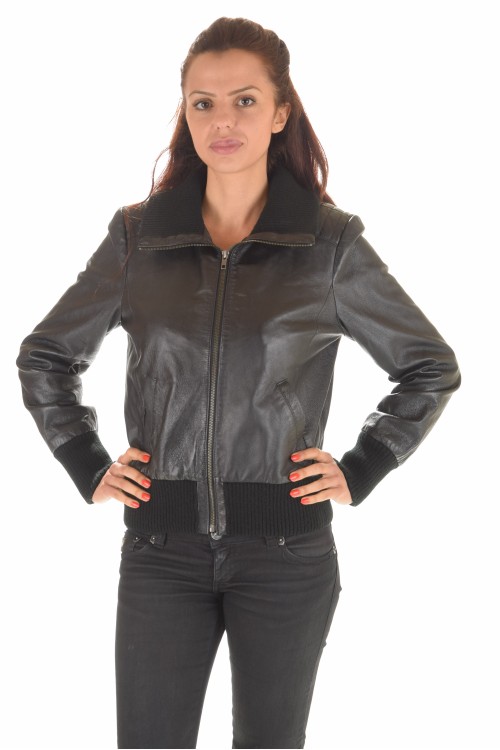 Geacă clasic piele 155.00