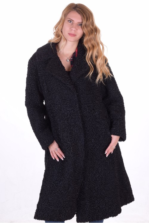 Palton de damă negru de astrahan 398.00