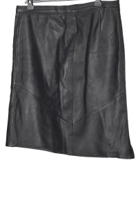 Fustă de damă grațioasă neagră din piele naturală