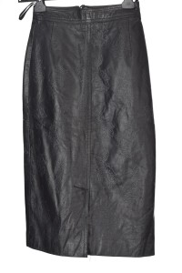 Fustă de damă grațioasă neagră din piele naturală