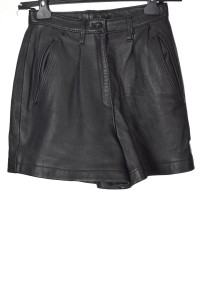 Pantaloni scurți de damă moderni din piele naturală