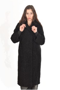 Palton negru de astrahan